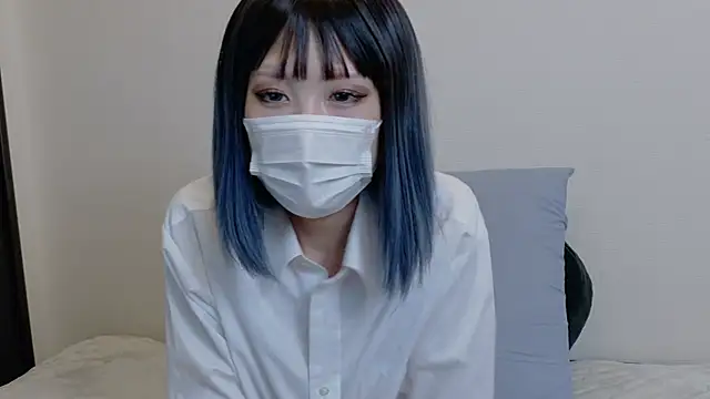 sarina at online show from 25, 4, 2026