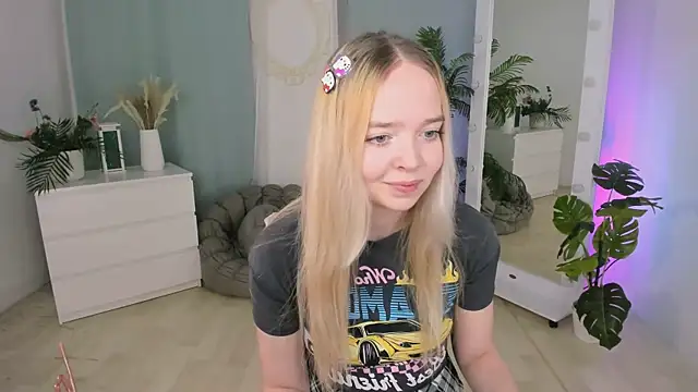 Snapshot of BellaMontgomery chatting on 3, 12, 2025 BellaMontgomery online show from 3, 12, 2025