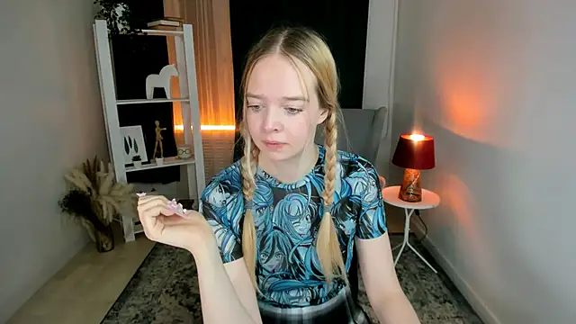 Snapshot of BellaMontgomery chatting on 14, 12, 2025 BellaMontgomery online show from 14, 12, 2025