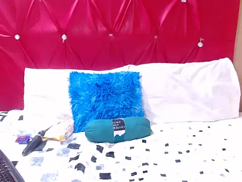 Snapshot of CouplesX96xx chatting on 2, 10, 2025 CouplesX96xx online show from 2, 10, 2025