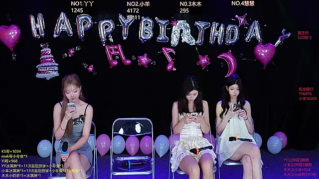 Snapshot of EYgirl222 chatting on 15, 10, 2025 EYgirl222 online show from 15, 10, 2025