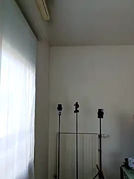 iamlalamilano online show from 20, 4, 2026