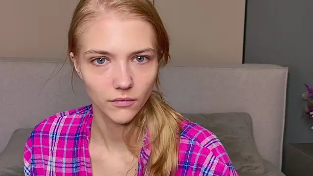 4example Chloe online show from 5, 4, 2026