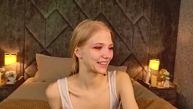 4example Chloe online show from 11, 4, 2026