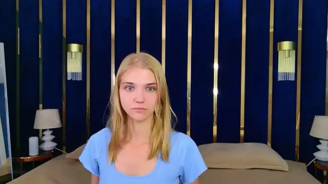 4example Chloe online show from 28, 7, 2026