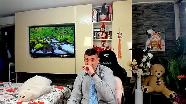 SpartacusDaddy48 online show from 1, 4, 2026