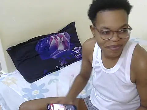 Miss-Hennessy online show from 21, 10, 2025