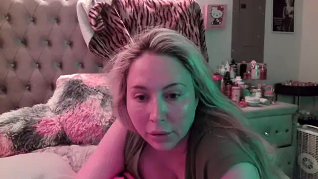 Snapshot of BigBoobsBlair chatting on 4, 10, 2025 BigBoobsBlair online show from 4, 10, 2025