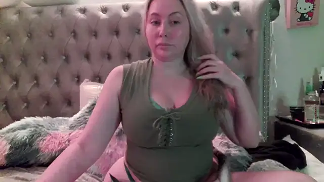 Snapshot of BigBoobsBlair chatting on 8, 10, 2025 BigBoobsBlair online show from 8, 10, 2025