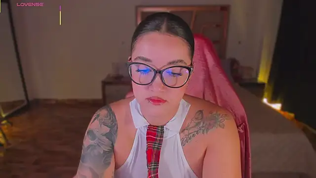 lunaarose online show from 18, 12, 2025