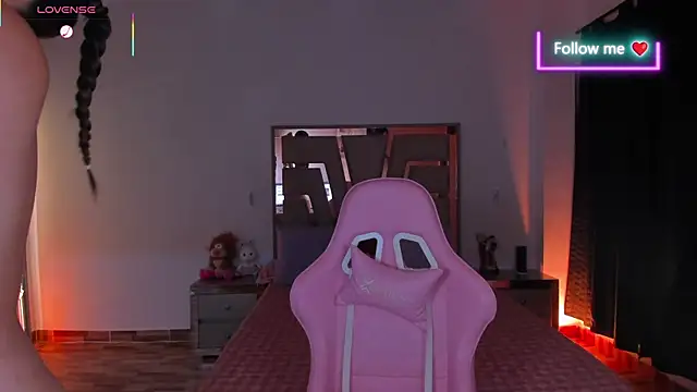 lunaarose online show from 22, 4, 2026