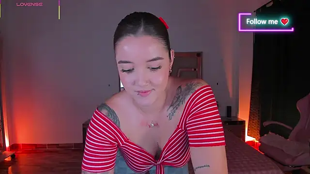 lunaarose online show from 24, 4, 2026