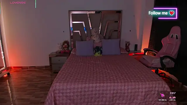 lunaarose online show from 25, 4, 2026