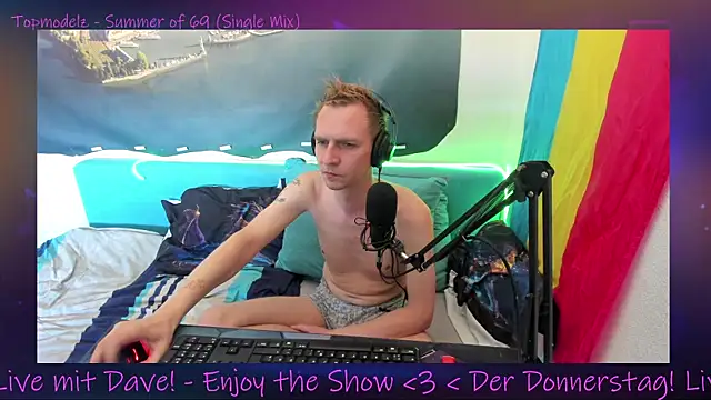 Snapshot of DaveLindau chatting on 18, 9, 2025 DaveLindau online show from 18, 9, 2025