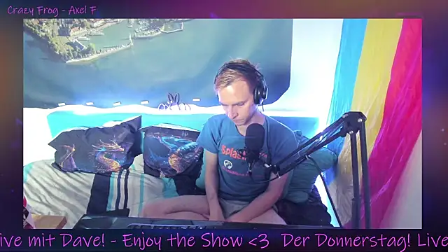 Snapshot of DaveLindau chatting on 25, 9, 2025 DaveLindau online show from 25, 9, 2025