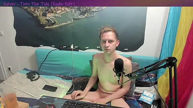 Snapshot of DaveLindau chatting on 2, 12, 2025 DaveLindau online show from 2, 12, 2025