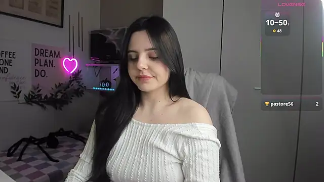 LiaWoow online show from 10, 11, 2025