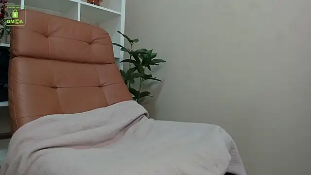 Naomi Urban online show from 5, 8, 2026