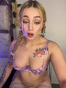 Snapshot of Sara_Sophia420 chatting on 29, 6, 2026 Sara Sophia420 online show from 29, 6, 2026