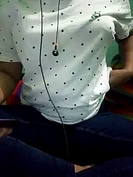 Snapshot of Maria_Mahi chatting on 7, 10, 2025 Maria Mahi online show from 7, 10, 2025