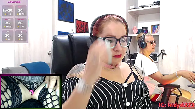 Snapshot of leidydi223 chatting on 19, 10, 2025 leidydi223 online show from 19, 10, 2025