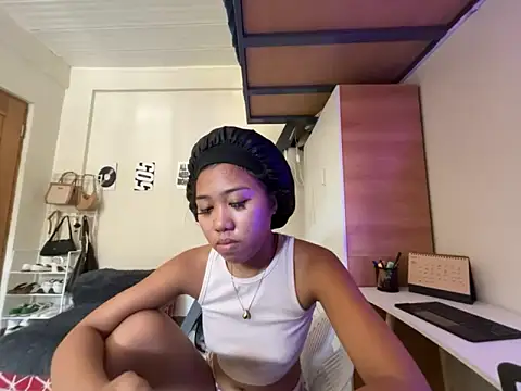 PinayLina18 online show from 9, 6, 2026