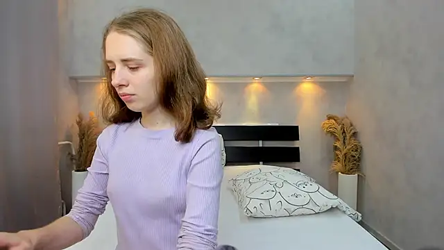 Camilla Kelly online show from 2, 10, 2025