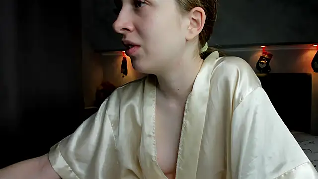 Camilla Kelly online show from 4, 12, 2025