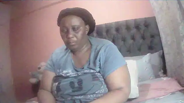 HUGEASSXXXXX online show from 22, 3, 2026