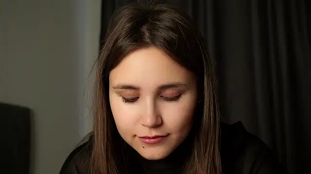 Snapshot of EthalFlowers chatting on 22, 9, 2025 EthalFlowers online show from 22, 9, 2025