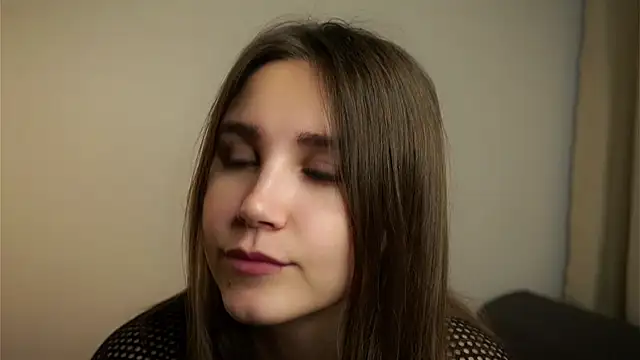 Snapshot of EthalFlowers chatting on 6, 10, 2025 EthalFlowers online show from 6, 10, 2025