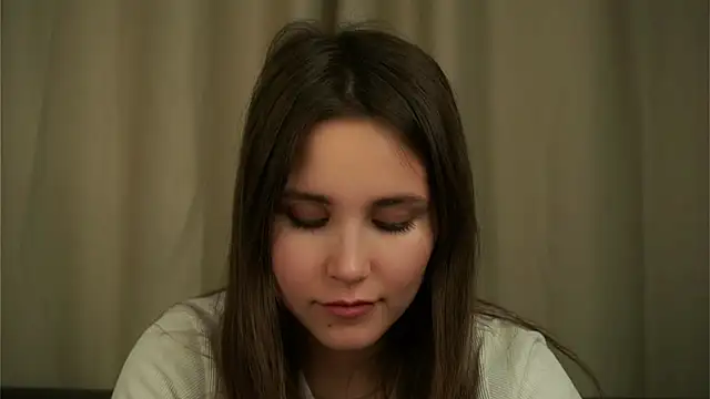 Snapshot of EthalFlowers chatting on 28, 10, 2025 EthalFlowers online show from 28, 10, 2025