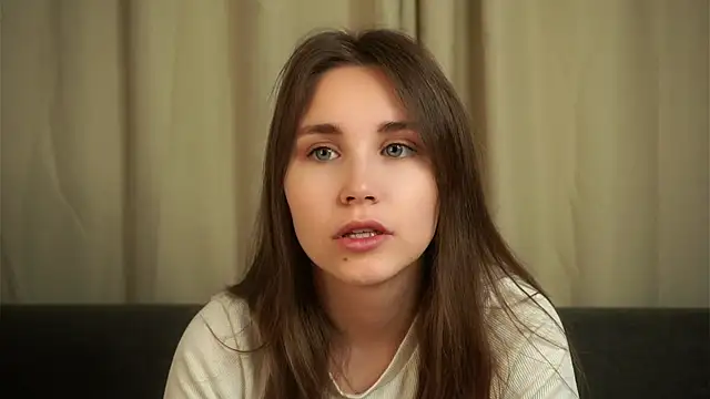 Snapshot of EthalFlowers chatting on 29, 10, 2025 EthalFlowers online show from 29, 10, 2025