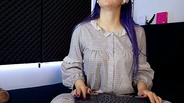 karlamoon23 online show from 15, 2, 2026