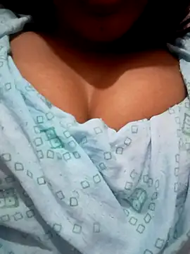 Snapshot of kaviyaponnu0987 chatting on 19, 12, 2025 kaviyaponnu0987 online show from 19, 12, 2025