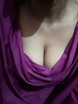 kaviyaponnu0987 online show from 16, 6, 2026