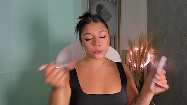 ShaniaDaniels online show from 20, 4, 2026