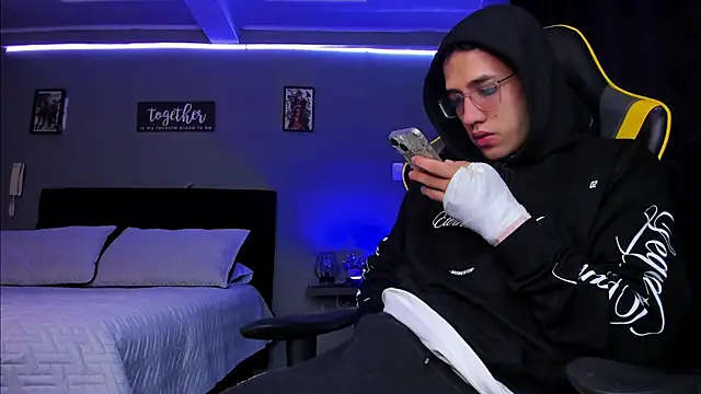 alexgiraldo   online show from 24, 11, 2025