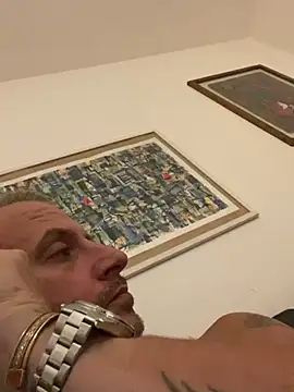 Maurinho3005 online show from 28, 10, 2025