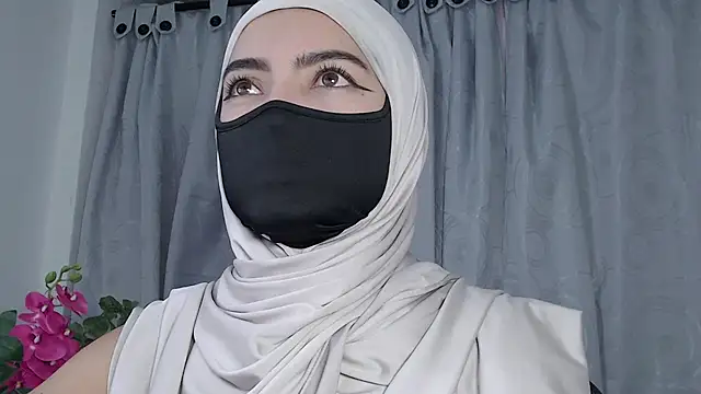 Snapshot of jade_nassar chatting on 5, 8, 2026 jade nassar online show from 5, 8, 2026