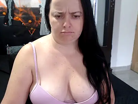 BrianaBarbes online show from 2, 10, 2025