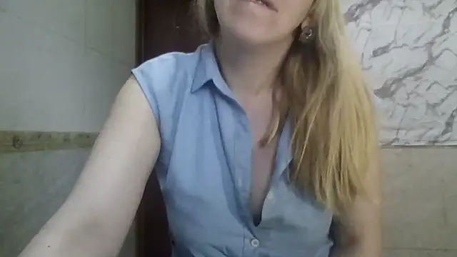 MiyaHottie online show from 28, 4, 2026