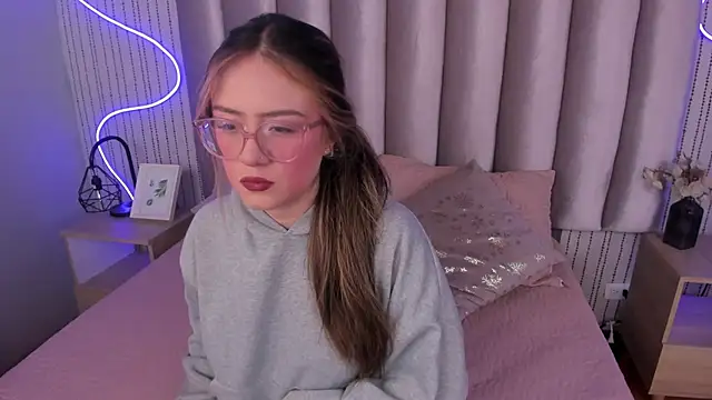 SamanthaPeachss online show from 24, 10, 2025