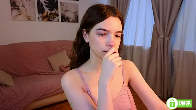 Snapshot of Evi_Brook chatting on 9, 11, 2025 Evi Brook online show from 9, 11, 2025