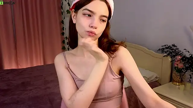 Snapshot of Evi_Brook chatting on 23, 12, 2025 Evi Brook online show from 23, 12, 2025