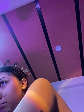 Snapshot of emilysofiia chatting on 19, 9, 2025 emilysofiia online show from 19, 9, 2025