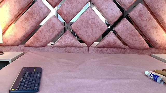 Snapshot of SkarlettAry chatting on 13, 11, 2025 SkarlettAry online show from 13, 11, 2025