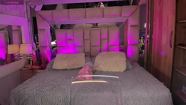 MaddyGray  online show from 23, 4, 2026