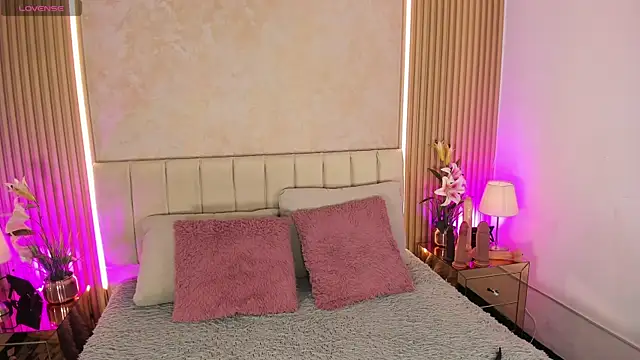 MaddyGray  online show from 25, 4, 2026