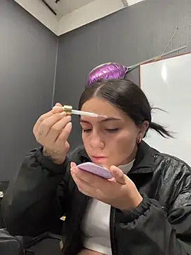 Alyha Cortes online show from 18, 2, 2026